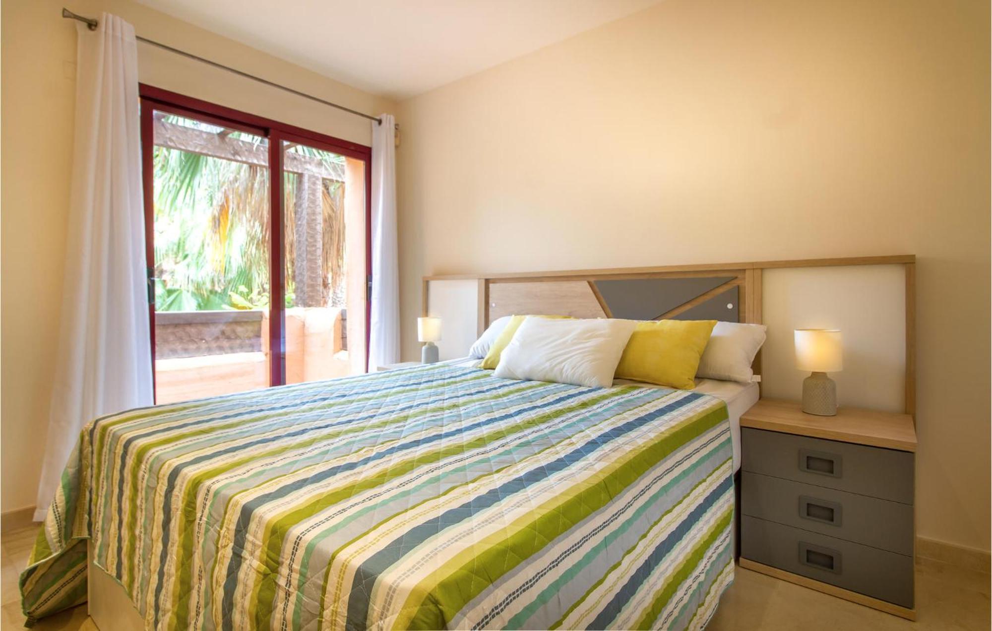 Lovely Apartment In Los Alcazares With Kitchen Exterior foto