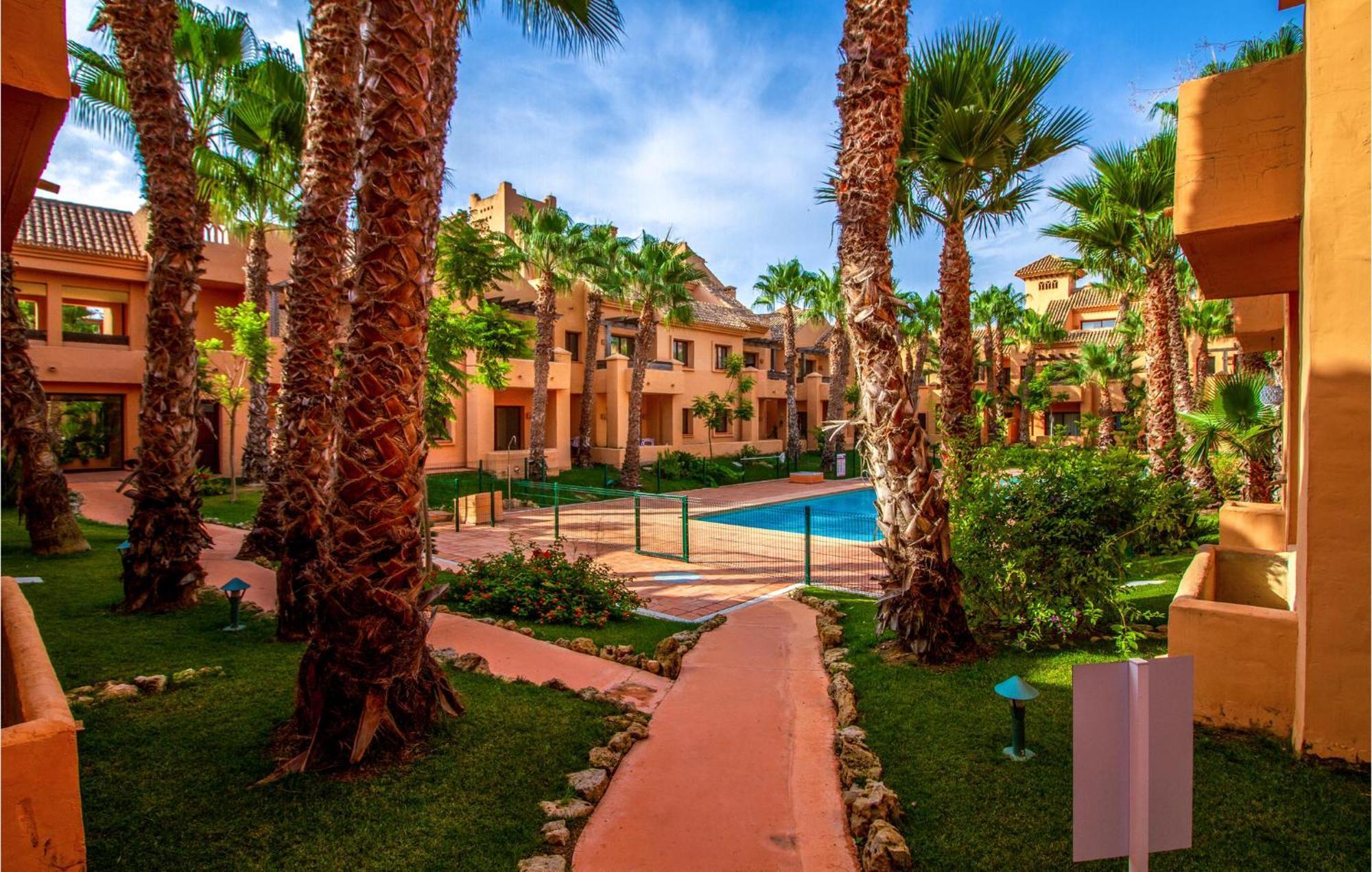 Lovely Apartment In Los Alcazares With Kitchen Exterior foto